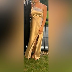 Shoulder strap gold satin